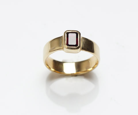 Garnet Gold Ring | Modern Garnet Ring | Walker Jewelry